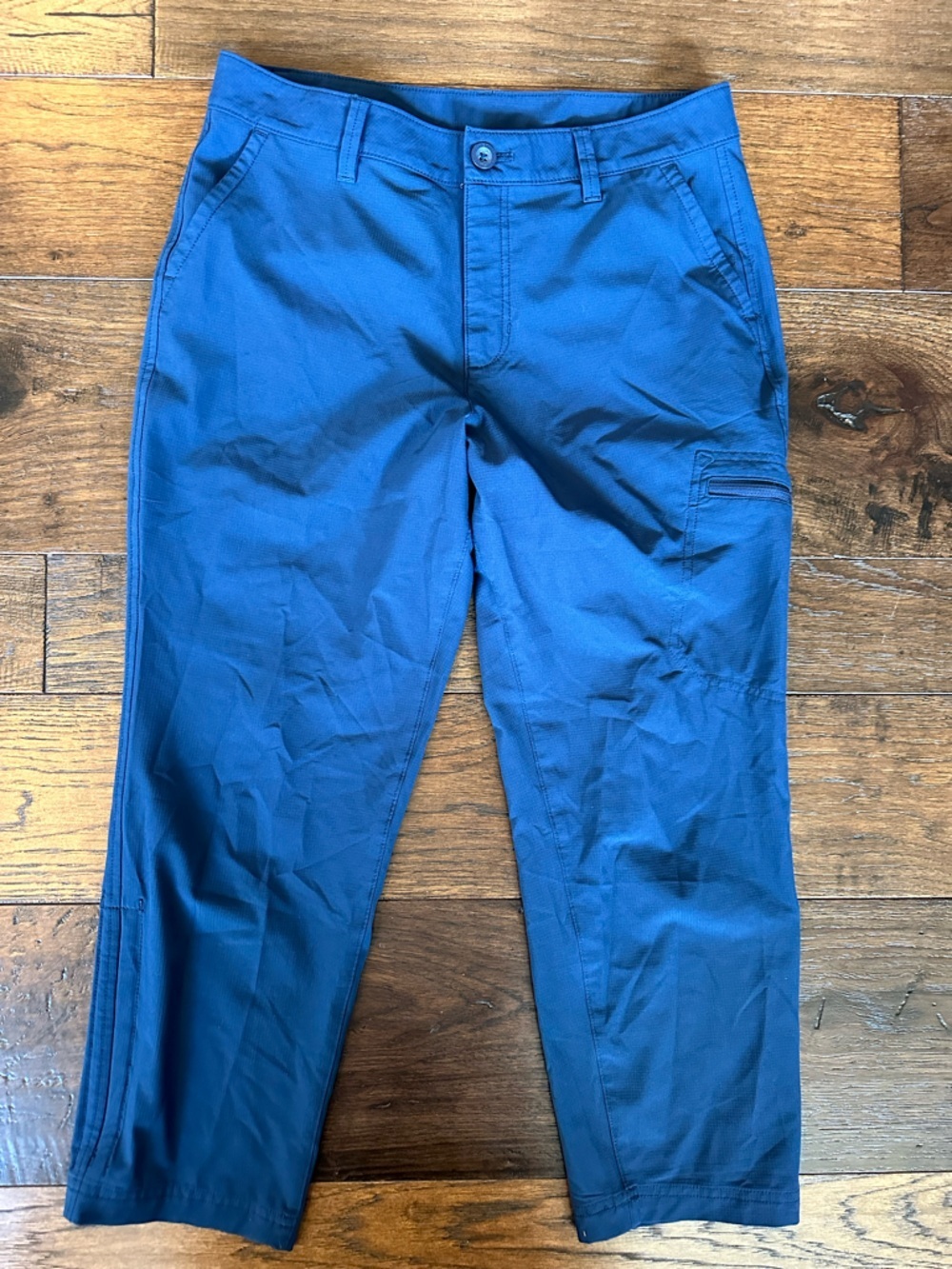 Eddie Bauer Navy Women’s Scrunch Bottom Cropped Pants- size 4